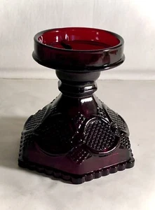 Base de lámpara de huracán Avon Ruby Cape Cod de 4 1/2 - Imagen 1 de 1