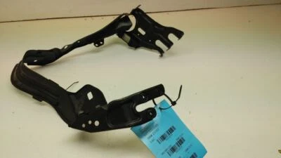 2005 MERCEDES BENZ C230 RH HEADLIGHT BRACKET - Image 1 of 4