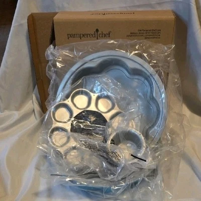 PAMPERED CHEF Secret Center Kuchenform NEU IM KARTON! Machen Sie lustige Kuchen mit Überraschungen! - Bild 1 von 4