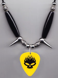 Offspring Greg Kriesel Yellow Guitar Pick Necklace - 2000 Conspiracy Of One Tour - Picture 1 of 3