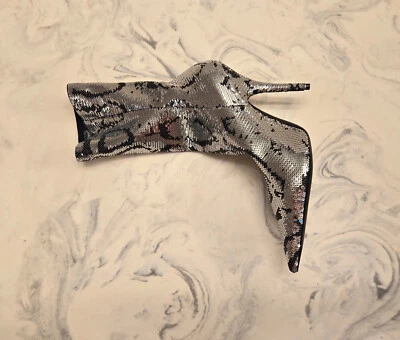 ¡Nuevo! Botines Balenciaga 'Cuchillo' Lentejuelas Plateados Mujer Talla 7 EE. UU. 37 Eur Precio de venta sugerido por el fabricante 1500 USD Foto 1 de 4