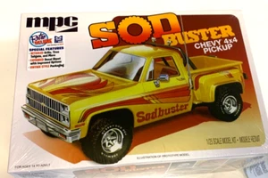 MPC 1981 Sod Buster Stepside Plastic Model Kit 1/25 New 4x4 Truck - Picture 1 of 2