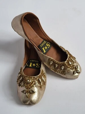Pakistani Embellished Padded Khussa Shoes Gold Size3 Uk - Image 1 of 4