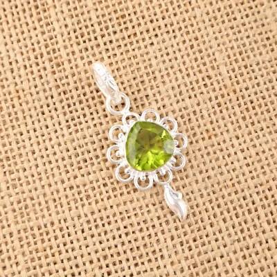 Peridot Gemstone Handmade 925 Sterling Silver Jewelry Pendant Gift For Wife - Image 1 of 3