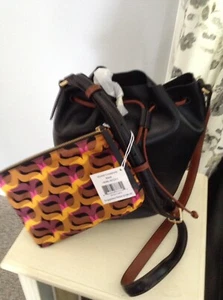 Neu mit Etikett Vera Bradley Bucket Crossbody - Echtleder schwarz - Bild 1 von 4