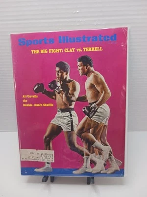 February 6, 1967 The Big Fight Cassius Clay Vs Terrell Boxing SPORTS ILLUSTRATED - Image 1 of 4