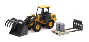 New Ray 32206 1:18 Volvo L25 Wheel Loader with Interchangable Parts - Picture 1 of 1