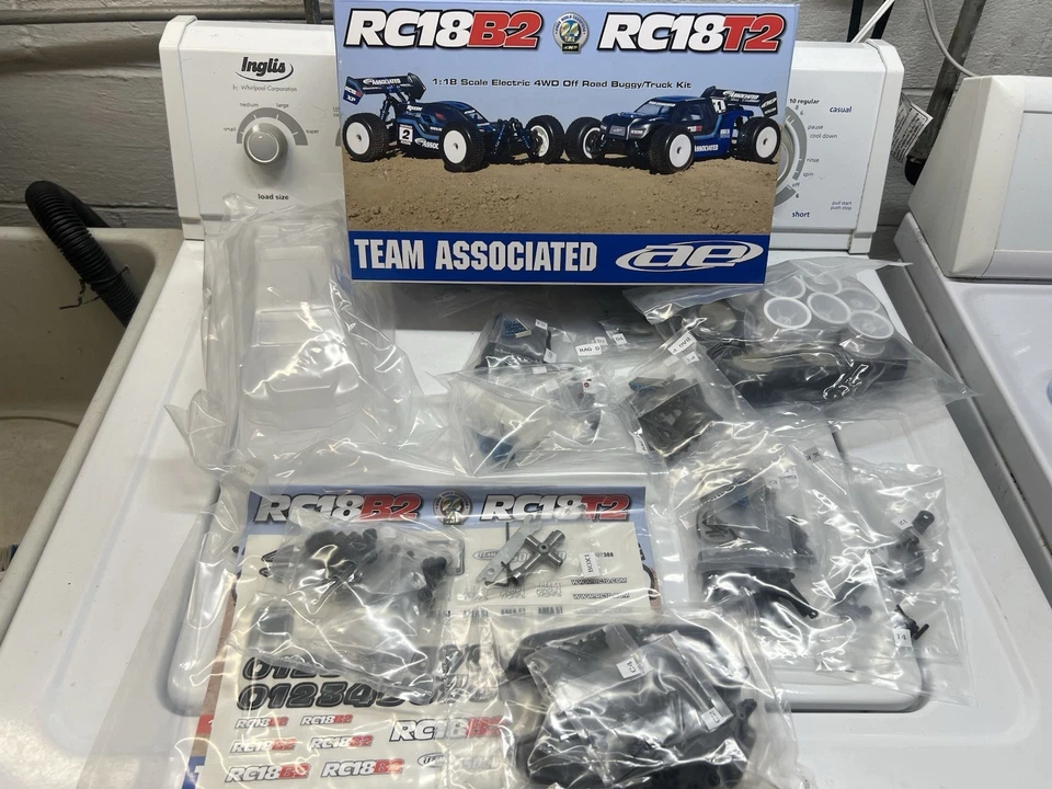 *RARO* Team Associated RC18B2 Rc18t2 4wd 1/18 Rc18b Rc18T KIT NOVO - Imagem 1 de 4