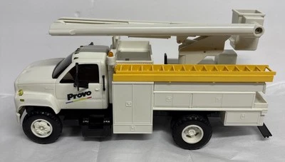 Caminhão caçamba utilitário DG Productions 11" GMC Provo com luzes de trabalho e banco - Imagem 1 de 4