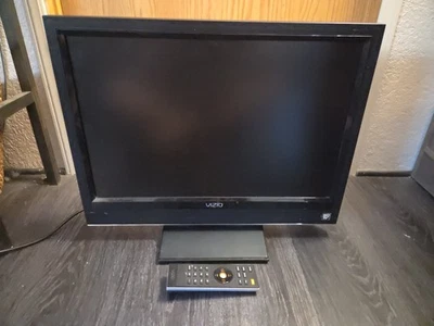 Vizio VO22L 22 inch LCD TV Computer PC Monitor Gaming HDMI with Remote HDTVIOA - Image 1 of 4