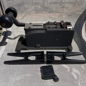 B & K Floral Stemming Machine - Picture 1 of 16
