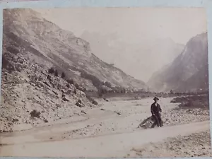 MONTAGNE TORRENT ALPES PERSONNAGE PHOTO VINTAGE ALBUMEN ph16 - Foto 1 di 2
