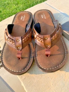 Clarks Collection Brown Leather Sandals Flip Flops Thongs Sz US 7M Comfort - Picture 1 of 7