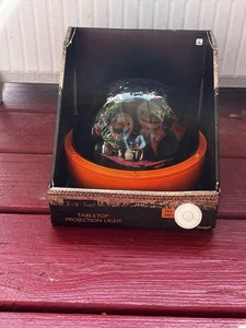 Sam Trick R Treat Tabletop Spinning Illuminating Shadow Light Projector🎃🍭🔪 - Bild 1 von 5