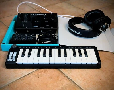 Bundle: M-Audio AIR 192|4 Vocal Studio Pro, Audio-Technica M50x, Behringer HA400 - Immagine 1 di 3