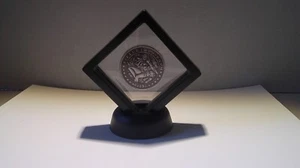 Sexy Frauen am Strand "Hobo Dollar" Neuheit Sammlung Münze mit Aufsteller - Bild 1 von 5