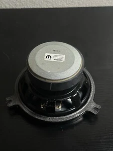 Speakers Mopar 68223394AA fits 15-18 Jeep Wrangler OEM Midrange/Woofer 1pcs - Picture 1 of 4