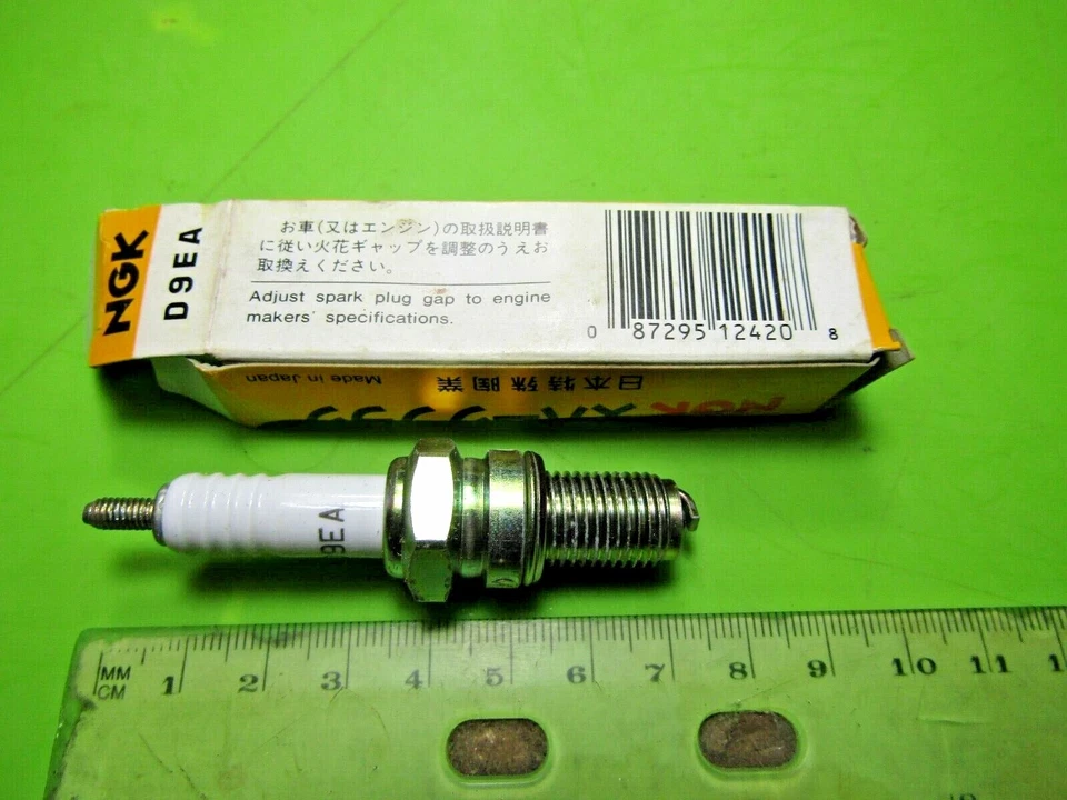  Bujía NGK p/n D9EA # 60 NOS 12 x 19 mm Honda CBX 1979-1981 Foto 1 de 2