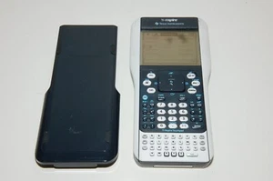 Calculadora gráfica Texas Instrument TI NSPIRE, manchas oscuras en pantalla - Imagen 1 de 3