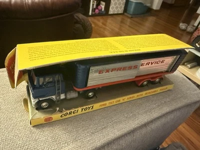 Corgi Ford Tilt Cab “H” Series With Detachable Trailer  1137 - Image 1 of 3
