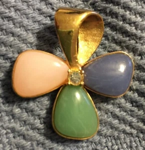 Vintage Signed Avon 11/2" Gold Tone Clover Pendant with stones - Picture 1 of 1