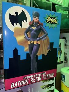 Diamond Select, DC Premier Collection 1966 Batgirl Statue, Batman TV Series