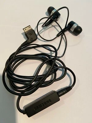 Samsung Stereo Earbuds Headset AAEP407SBE Black Original. Brand New Sealed pack. - Image 1 of 3
