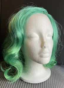 Green Wig St Patrick’s Day Halloween Glamour Dress up Gag Play 14” Long NWT - Picture 1 of 7