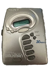 Reproductor de radio casete Walkman Sony FM/AM modelo WM-FX271 con estuche probado funcionando - Imagen 1 de 5