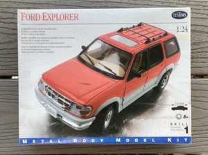 TESTORS 1/24 RED FORD EXPLORER SUV WITH PRE-PAINTED METAL BODY MODEL KIT 176 F/S - Picture 1 of 11