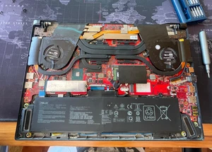 ASUS ROG Zephyrus M GU502GV For Pieces and Charger - Afbeelding 1 van 7
