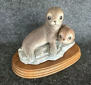 Vintage Masterpiece di Homco ~ Interni Casa Porcellana Carini Sigilli 1981 con Base - Foto 1 di 22