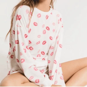 Felpa Pullover Z Supply Kissed Crew Taglia Media Bianco Rosso Labbra - Foto 1 di 6