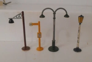 Vintage Siku V Series Street Lights Bus Stop Made In Germany (4 Pieces) Plastic - Picture 1 of 1