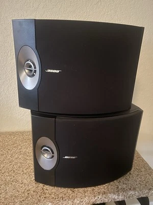 Pair of Bose 301 Series V Direct Reflecting Bookshelf Speakers with box - Image 1 of 4