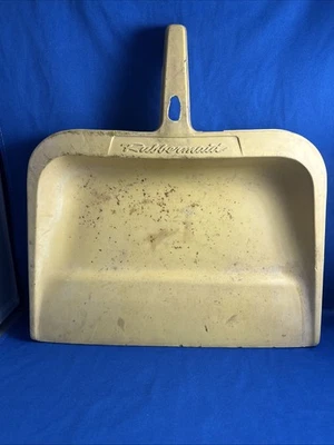 Bandeja antipolvo amarilla de goma dura pesada Rubbermaid de colección borde plano #2001-17 usada Foto 1 de 4