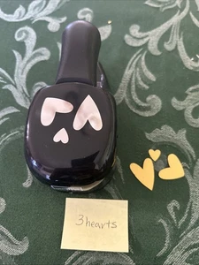 Stampin' UP! THREE HEART PUNCH WHALE TAIL PAPER SHAPERS - Picture 1 of 2