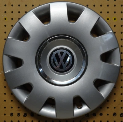 原始设备制造商二手 2001 - 2005 年大众帕萨特 15 英寸轮毂盖车轮盖 3B0601147MFX 61542 — 第 1/4 张图片