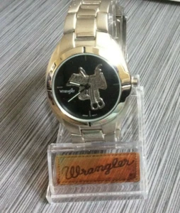 Reloj Wrangler plateado para hombre Western Collection a Horse Saddle en esfera negra ¡Nuevo! - Imagen 1 de 1