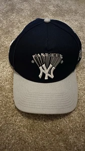 Mitchell & Ness x Topps New York Yankees A-Frame Pro Pinch Snapback Hat Pin - Picture 1 of 7