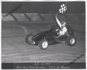 Eddie Sachs Checkered Flag AAA Midget South Bend 1955 8x10 Photo (178) - Picture 1 of 1