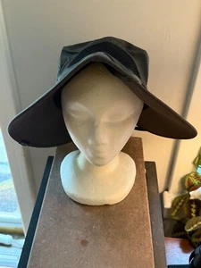 Feinsky hat dark green NWT - Picture 1 of 4
