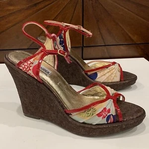 Steve Madden Women’s Red Floral Strapped Cork Wedge Sandals Size 9 .5 - Picture 1 of 12