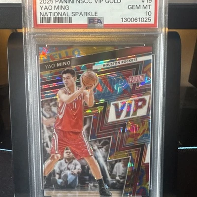 YAO MING 2025 - 26 帕尼尼国家贵宾黄金 HELLO SPARKLE /45 Q4958 — 第 1/2 张图片