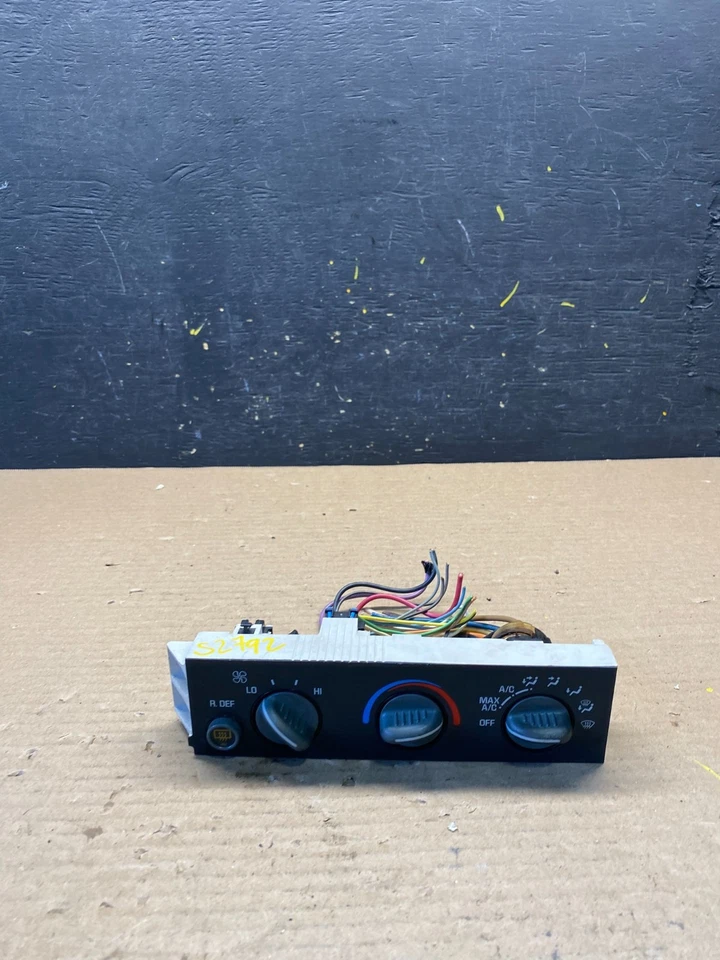 GMC Chevrolet Express 1500 1996-2005 control de clima aire acondicionado S2792 DG Foto 1 de 4