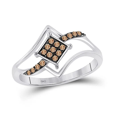 Anillo con racimo cuadrado de diamantes marrones redondos de oro blanco de 10k 1/6 Foto 1 de 2