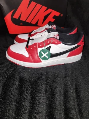 Talla 9 - Air Jordan 1 Retro OG 2025 Low Chicago Foto 1 de 4