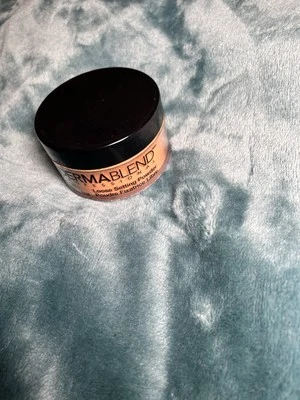 Polvo fijador suelto Dermablend + Dúo en polvo Danessa Myricks Evolution - NUEVO Foto 1 de 4