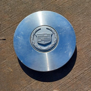 Cadillac DeVille DTS center cap, machined aluminum, 2003-2006 part # 9594600 03 - Picture 1 of 3