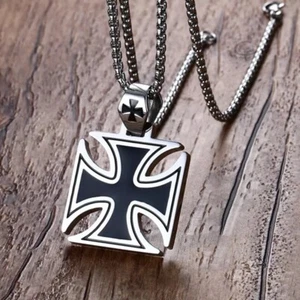 Collana in Acciaio Catenina con Ciondolo a Croce da Cavaliere Nero da Uomo Punk - Imagen 1 de 7